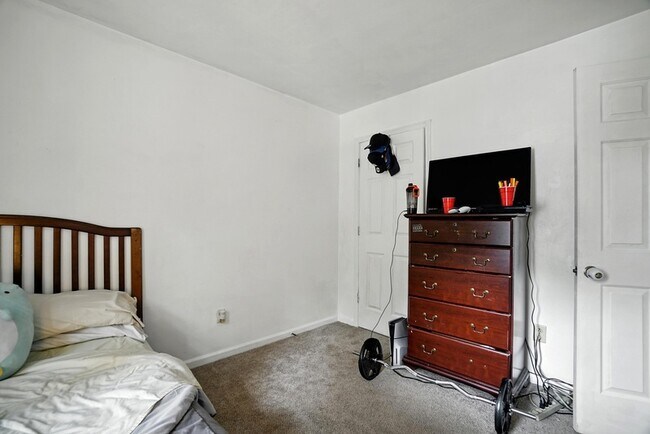 Building Photo - 1308 Summerset Ct