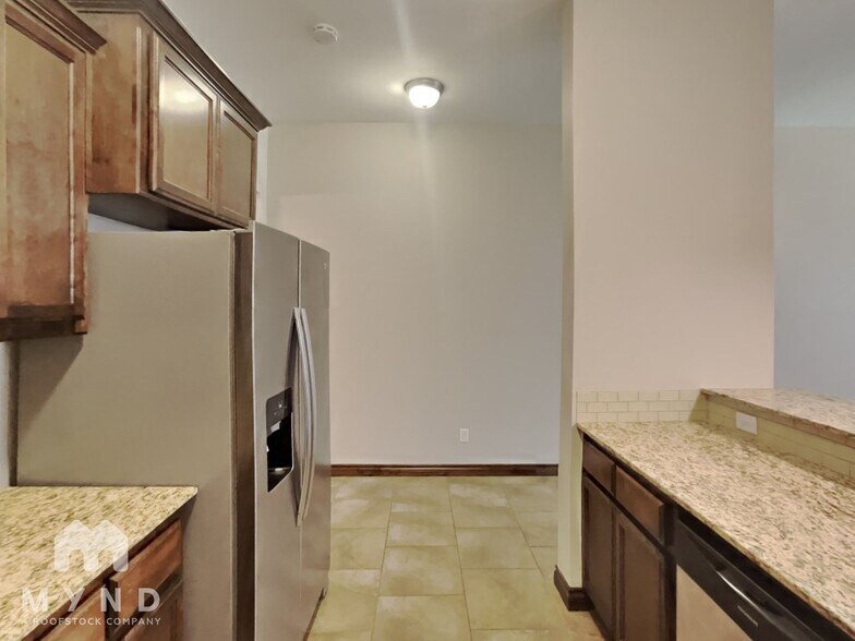 Building Photo - 1114 Merlin Dr