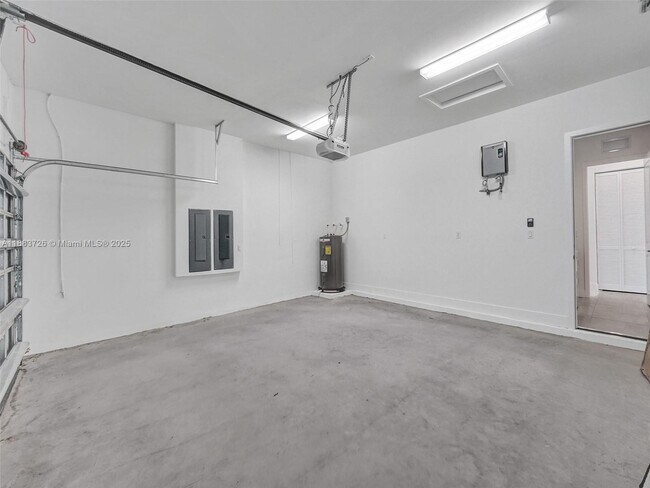 Building Photo - 5736 SW 104th Terrace