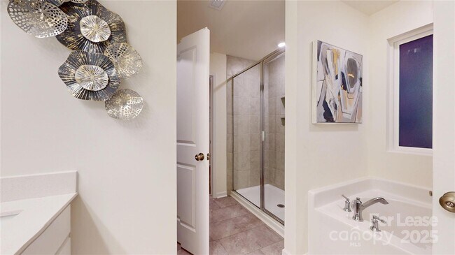 Building Photo - 2888 Yeager Dr NW