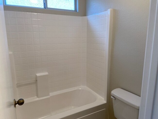 Building Photo - Cute and comfy North Phoenix (33rd Ave & D...