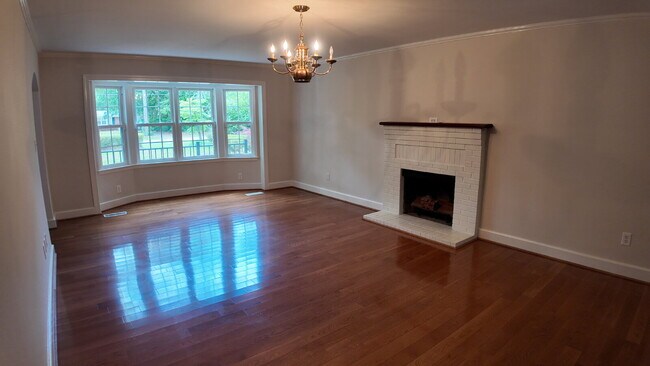 Building Photo - Welcome home!