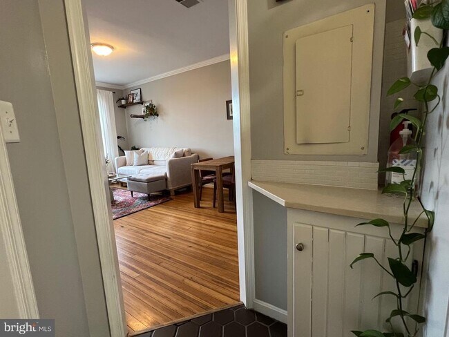 Building Photo - 1830 California St NW