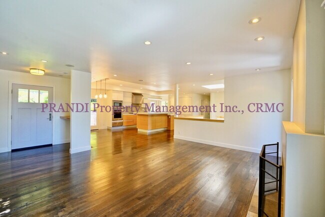 Building Photo - Stunning Seminary Gem, Modern Finishes & P...