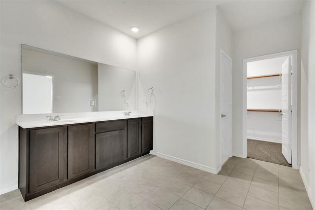 Building Photo - 484 Declaration Way
