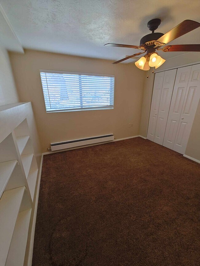 Building Photo - 1222 W Shields Ln