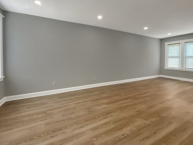Building Photo - 3130 Normount Ave