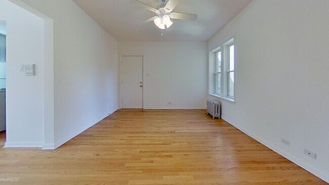 Building Photo - Rehabbed Portage Park One Bedroom