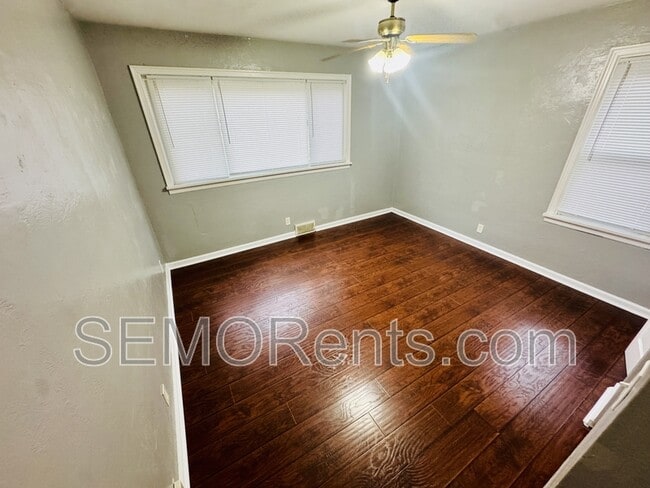 Building Photo - 301 S Spring St