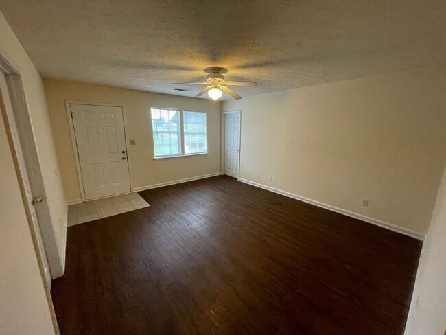 Building Photo - PRE-LEASING FOR AUGUST 7TH, 2026!