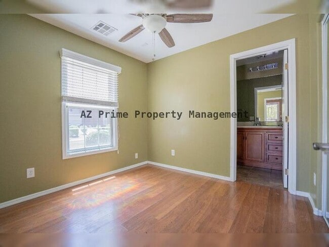 Building Photo - 5616 S 21st Pl