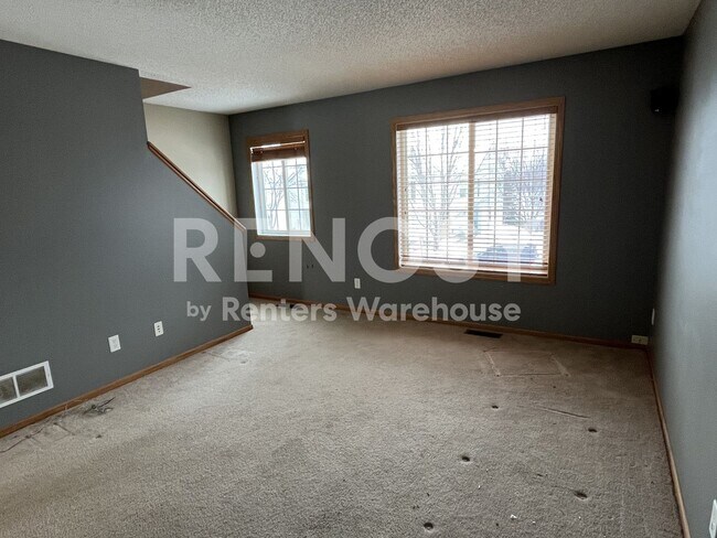 Building Photo - Available August 8 - 2 Bed/1.5 Bath Townhome in Prior Lake