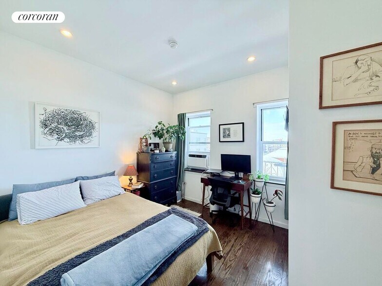 Building Photo - 317 4th Ave