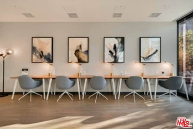 Building Photo - 3545 Wilshire Blvd