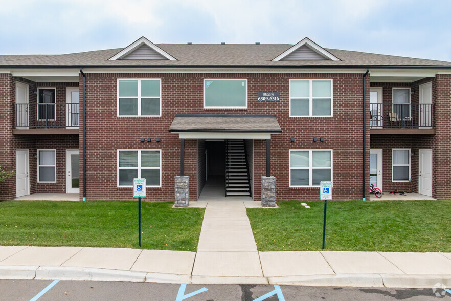 Aerial - Entrance - Rivers Edge Residences