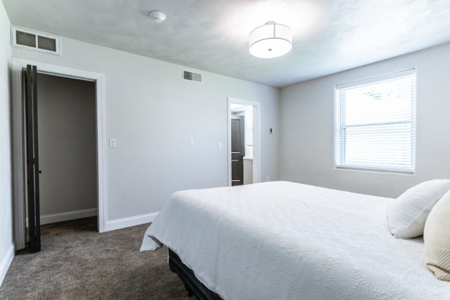 Building Photo - 101 N Rose St