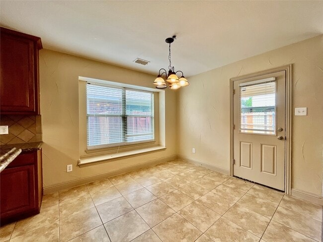 Building Photo - 1005 Tallahassee Dr