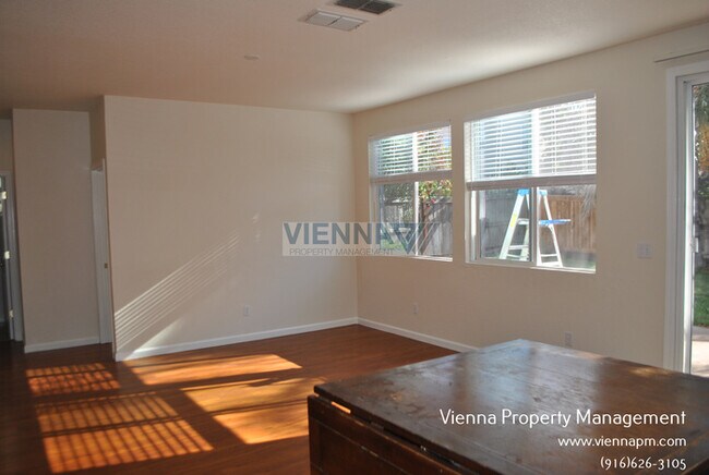 Building Photo - House for Rent in Natomas!