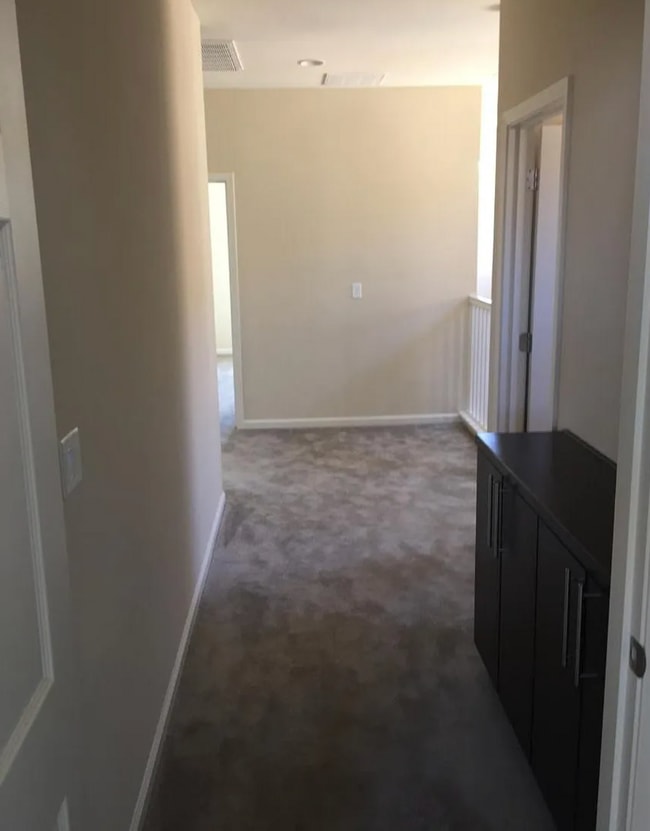 Building Photo - 272 Nimbus Cmn