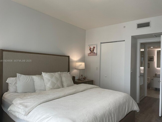 Building Photo - 185 SW 7th St