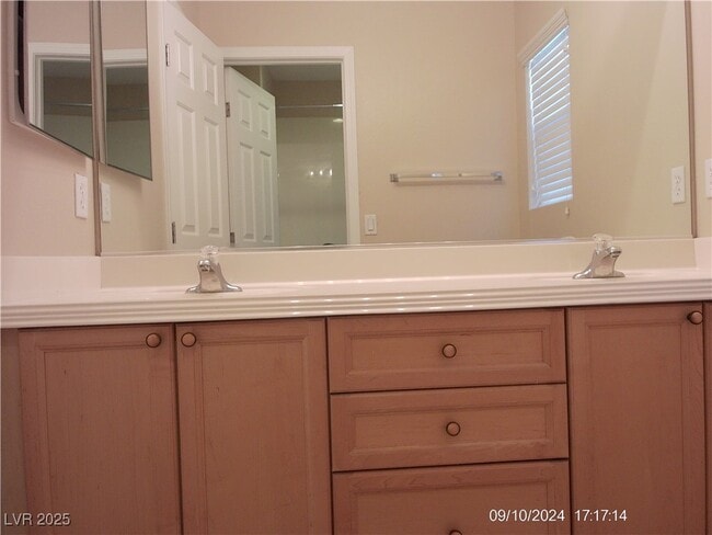 Building Photo - 6211 Sugartree Ave