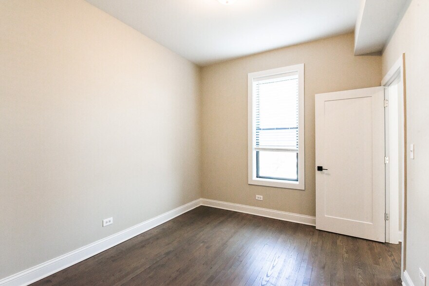 Building Photo - 3405 W Fullerton Ave