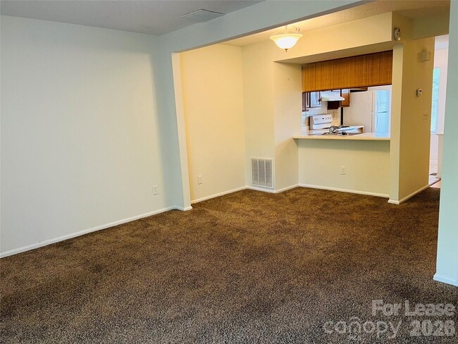Building Photo - 630 Lex Dr