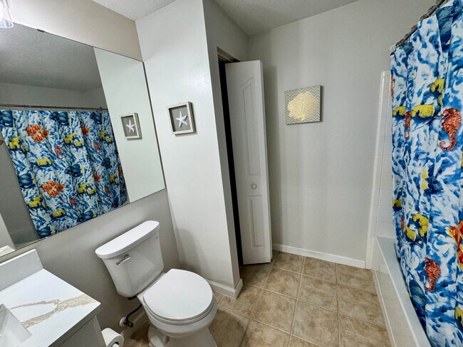 Building Photo - 9857 Baywinds Blvd