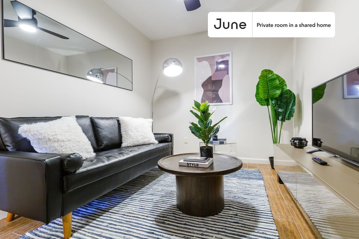 Building Photo - Room in Shared 3 bed/1 bath home in Chinatown