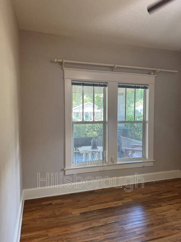 Building Photo - 1403 E Paris St