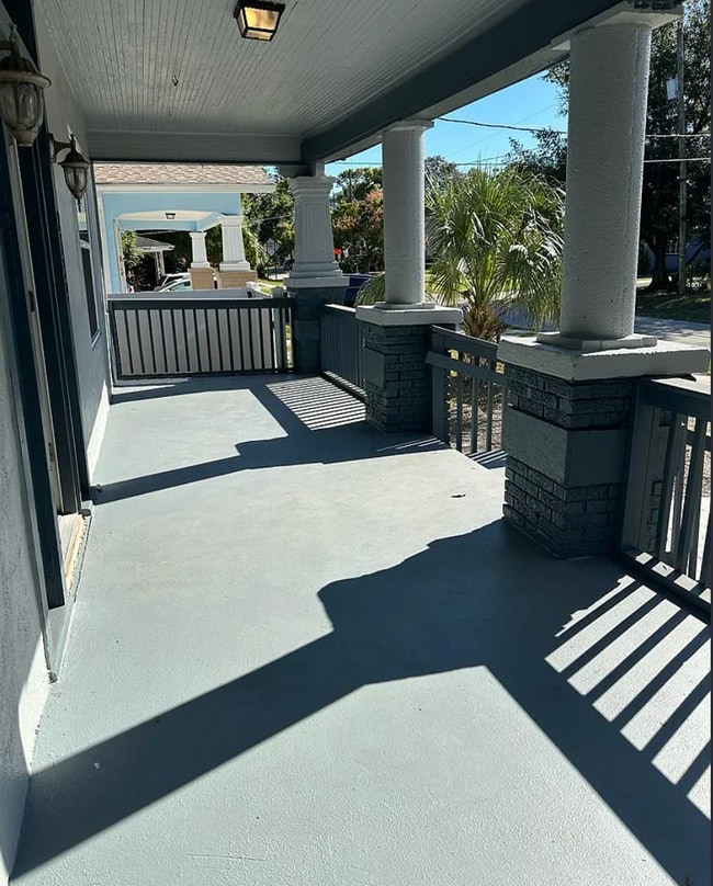 Building Photo - 2139 W St John St