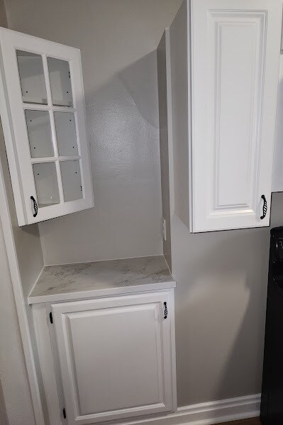 Kitchen Nook with outlet - 43 N Roys Ave