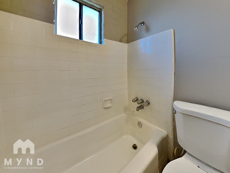 Building Photo - 912 S Dorsey Ln