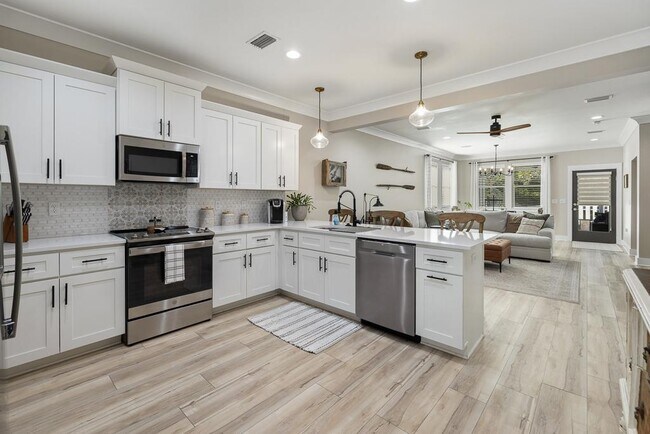 Building Photo - 246 Marsh Landing N
