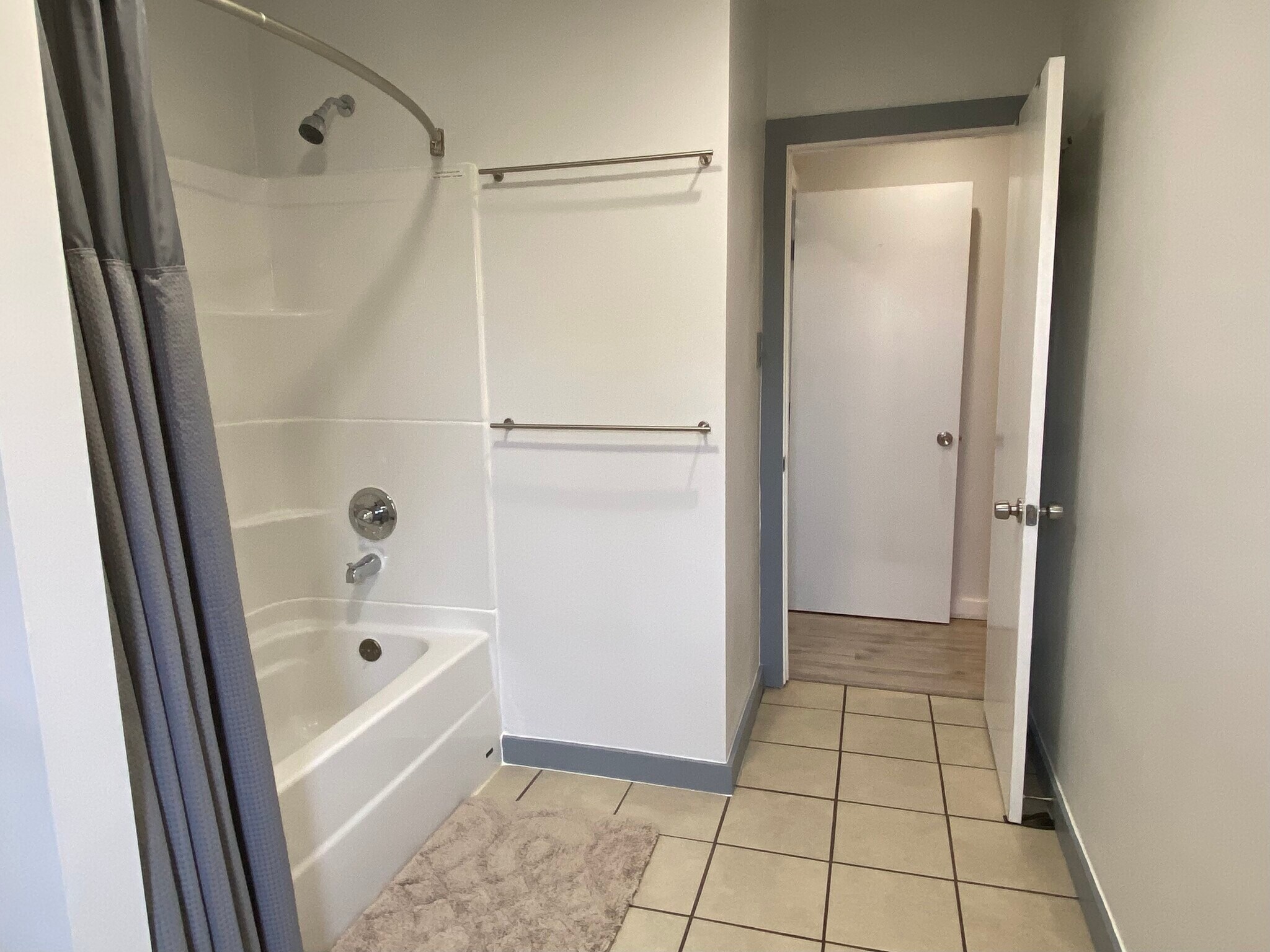 Building Photo - 1043 Sanborn Ave