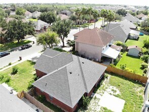 Building Photo - 4612 W Maple Ave