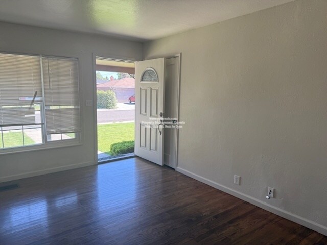 Building Photo - 2837 Inman Ave