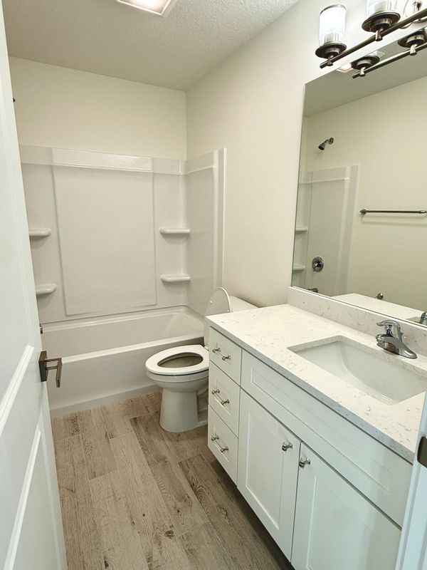 Building Photo - 1635 22nd Ave SW