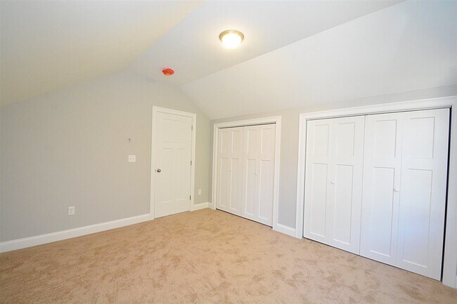 Building Photo - 53 1st NH Turnpike