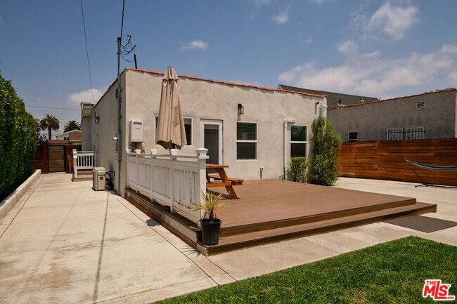 Building Photo - 2616 W 77th St