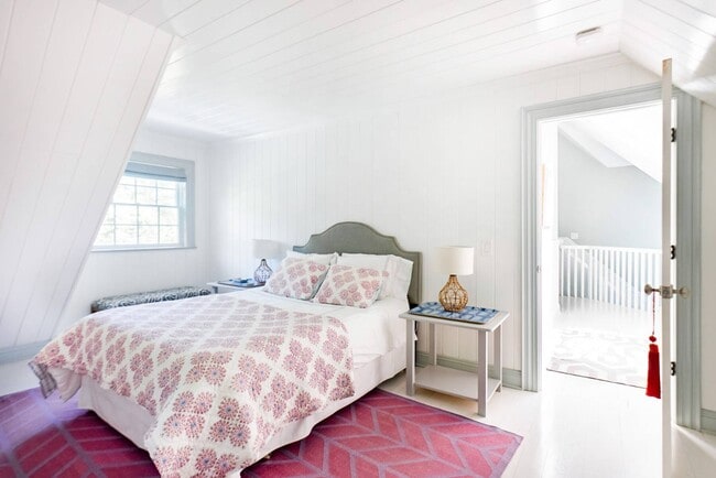 Building Photo - 29 Meadows E