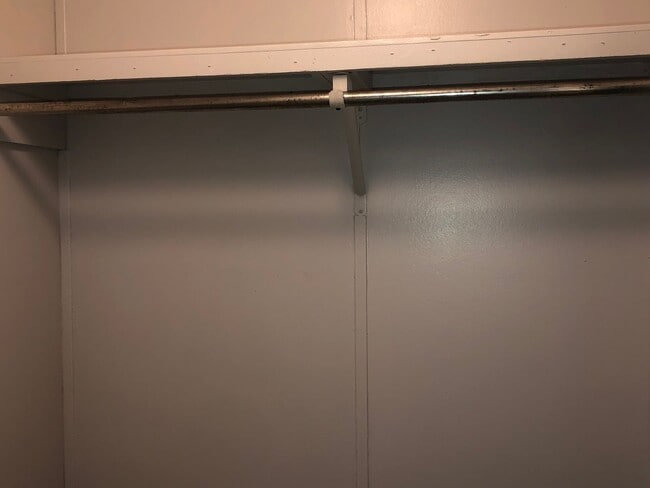 Building Photo - Great New Kingman 2+2 Split Floor plan!