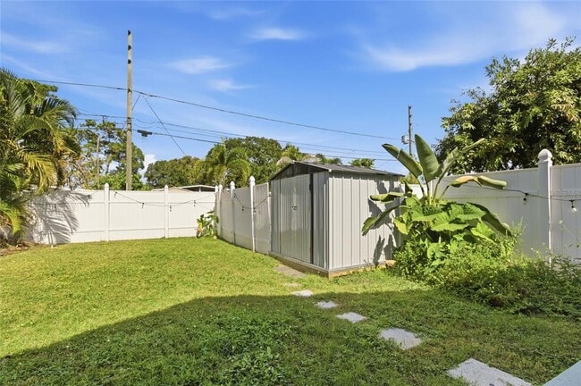 Building Photo - 469 38th Ave N