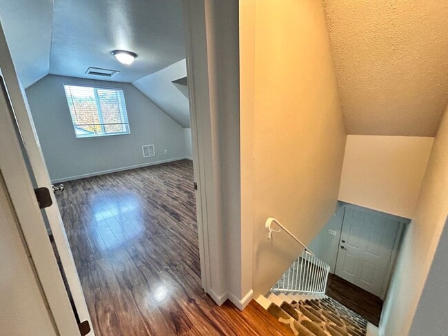 Building Photo - Charming 4 Bed, 2 Bath Home in Spokane Valley!