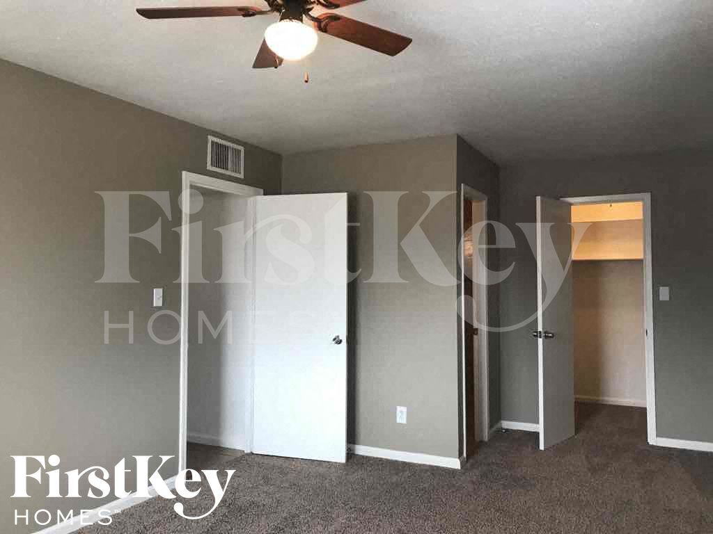 Building Photo - 8707 N 41st Ave