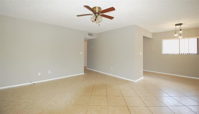 Building Photo - 3300 Fox Chase Cir