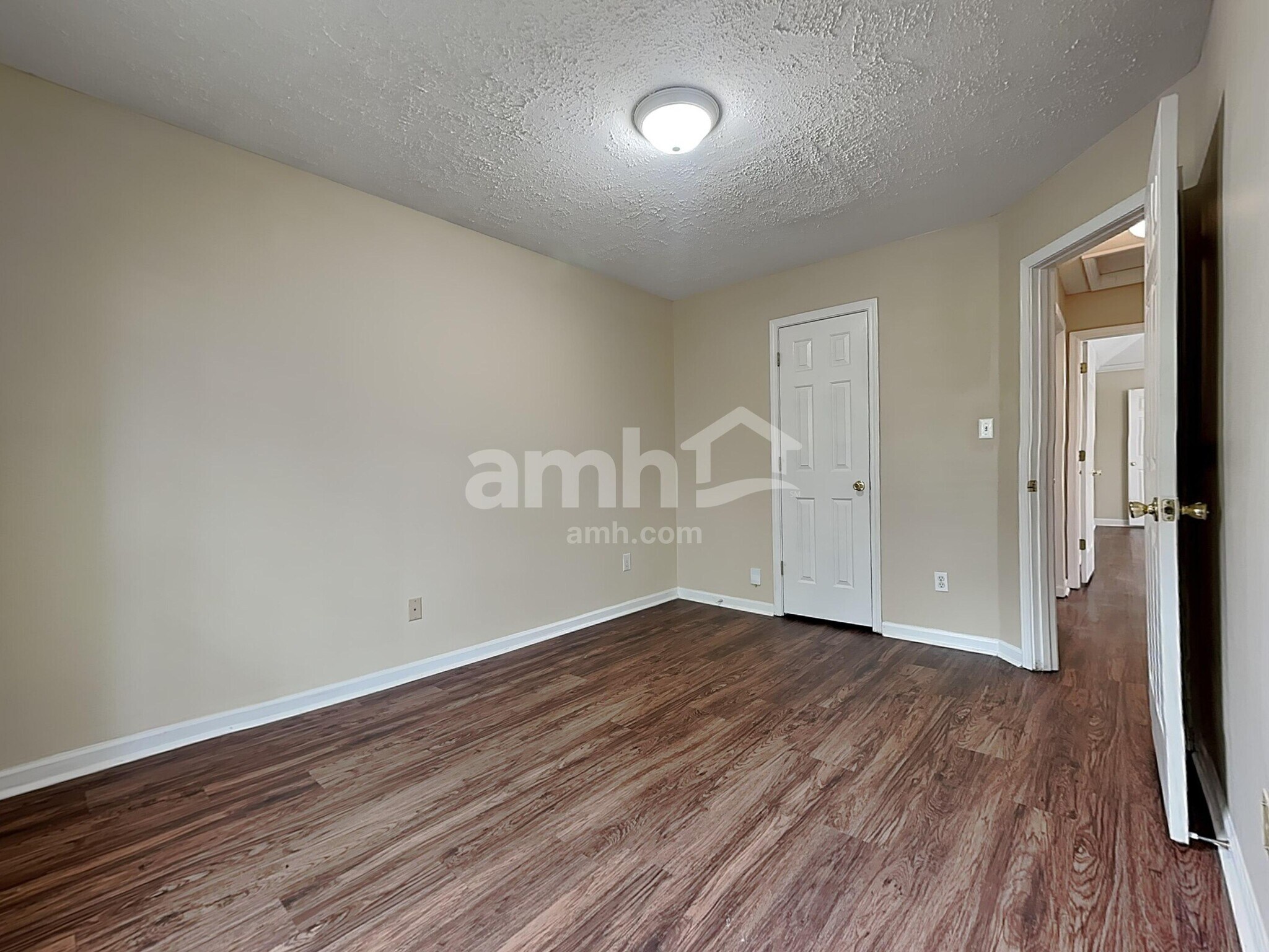 Building Photo - 1146 Red Fern Cir E
