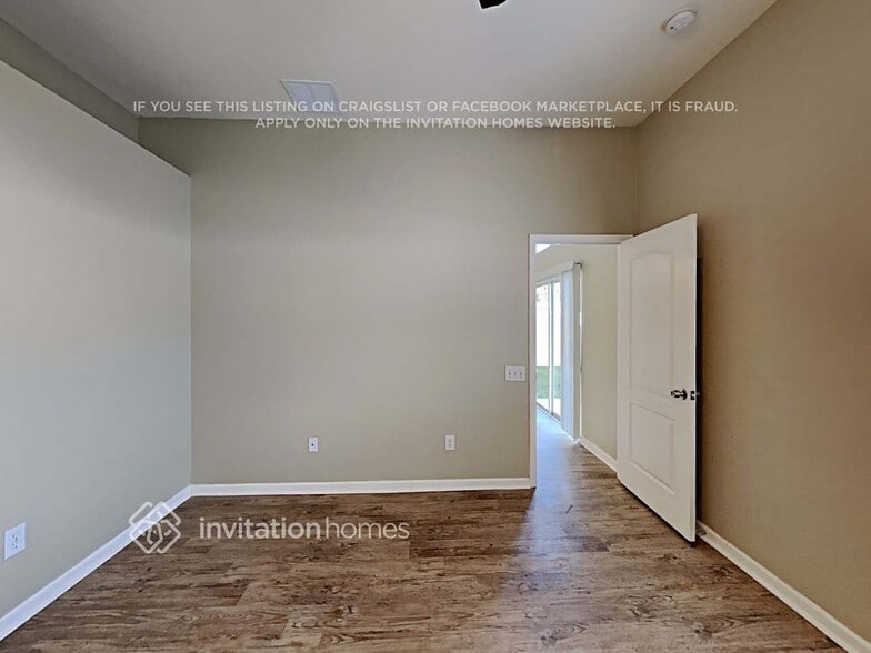 Building Photo - 10203 Hunters Haven Blvd