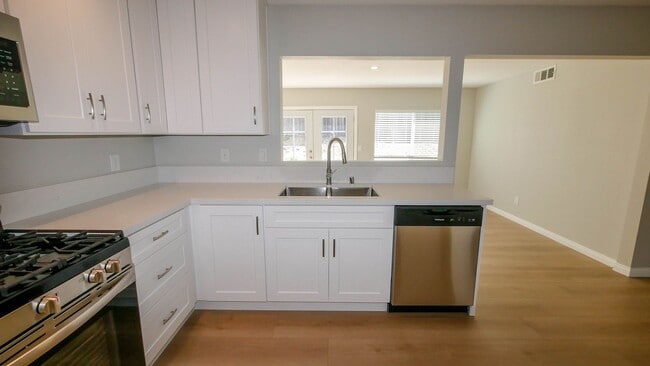 Building Photo - Fully Upgraded Mira Mesa Home w/solar panels, Garage, Washer/Dryer & Private Yard