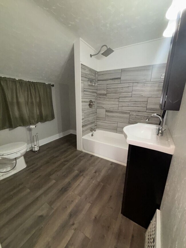 Building Photo - 3 BR 2Bath in Berea